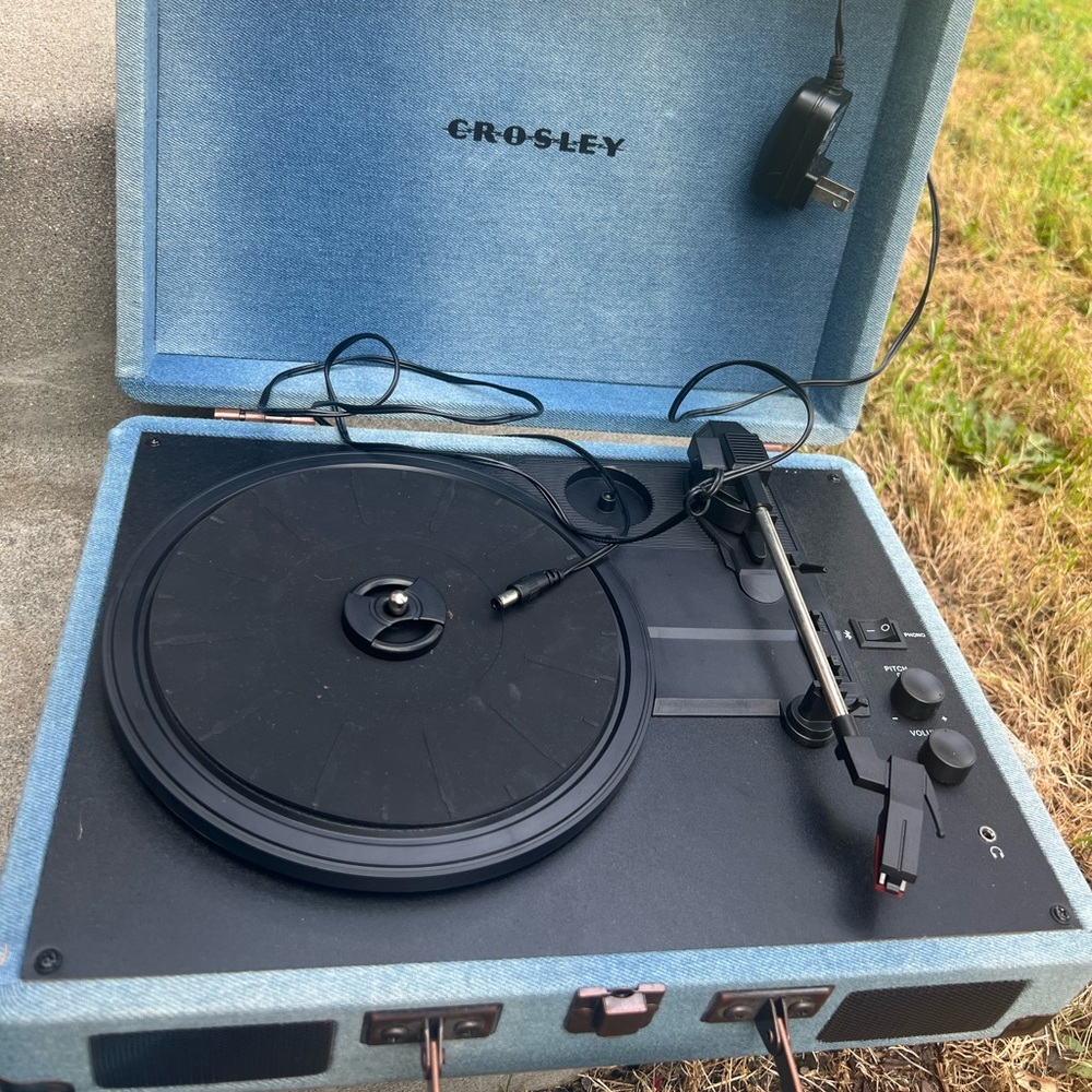 Vintage Crosley Vinyl Player